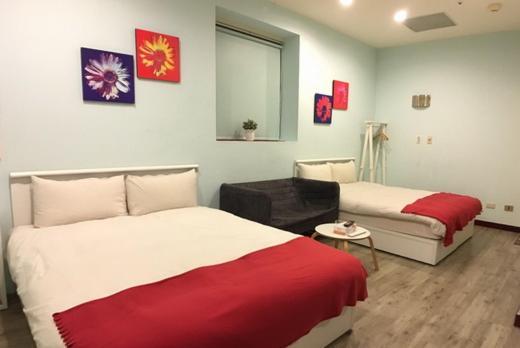 85旅行家 Appartement Kaohsiung Buitenkant foto