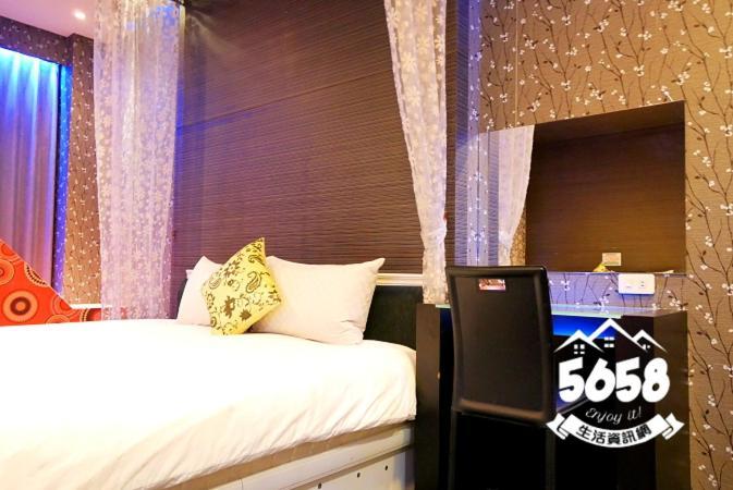 85旅行家 Appartement Kaohsiung Buitenkant foto